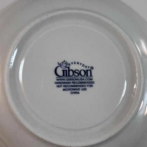 Gibson Everyday Holiday Gold Cups Saucers Holly Berries Lot of 4 Sets - Picture 7 of 16